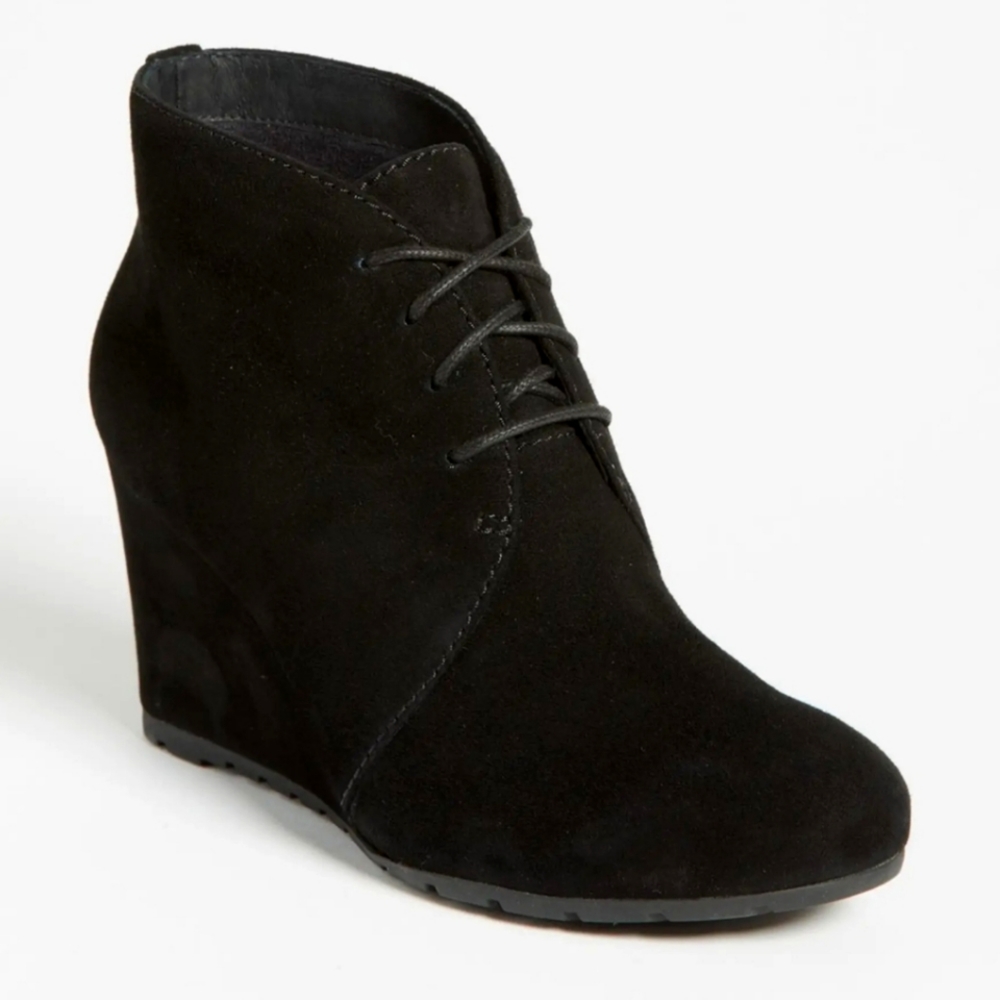 Clark's Lace-Up Ankle Boots